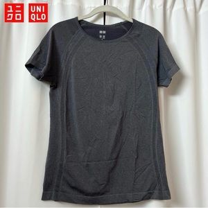 NWOT Uniqlo AIRism Gray Short Sleeve Workout Exercise T-Shirt Size Medium